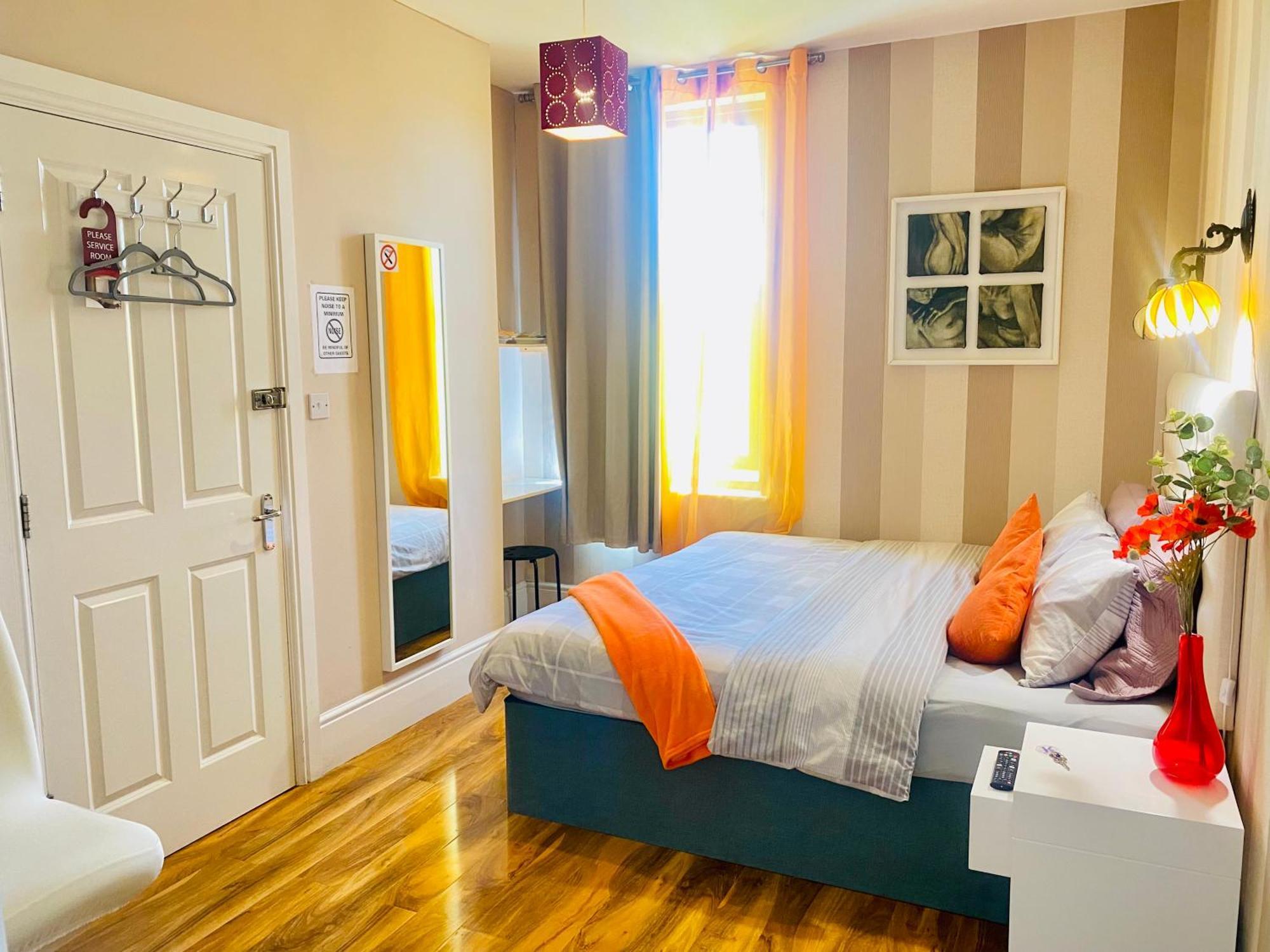 Upton Country Park Guest House นอร์ทแธมป์ตัน ภายนอก รูปภาพ