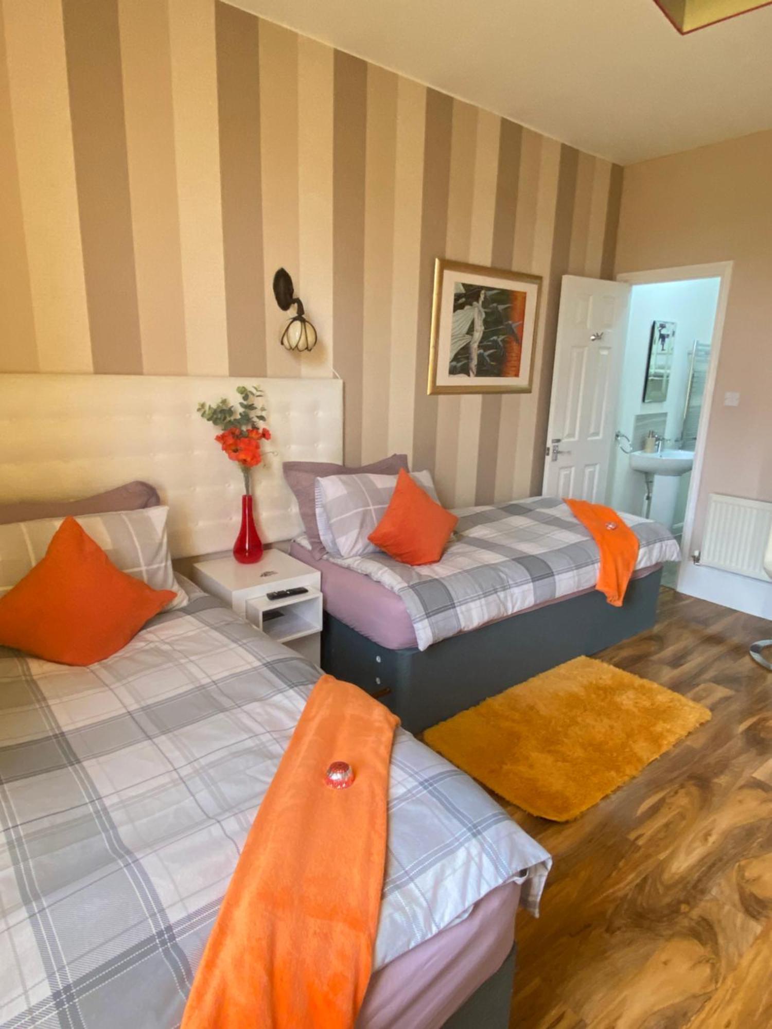 Upton Country Park Guest House นอร์ทแธมป์ตัน ภายนอก รูปภาพ