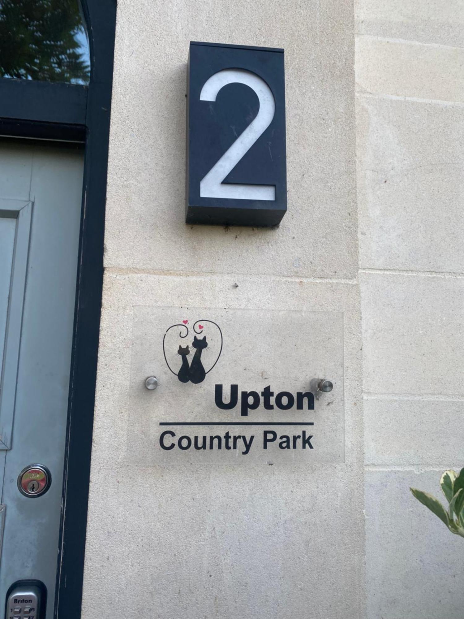 Upton Country Park Guest House นอร์ทแธมป์ตัน ภายนอก รูปภาพ