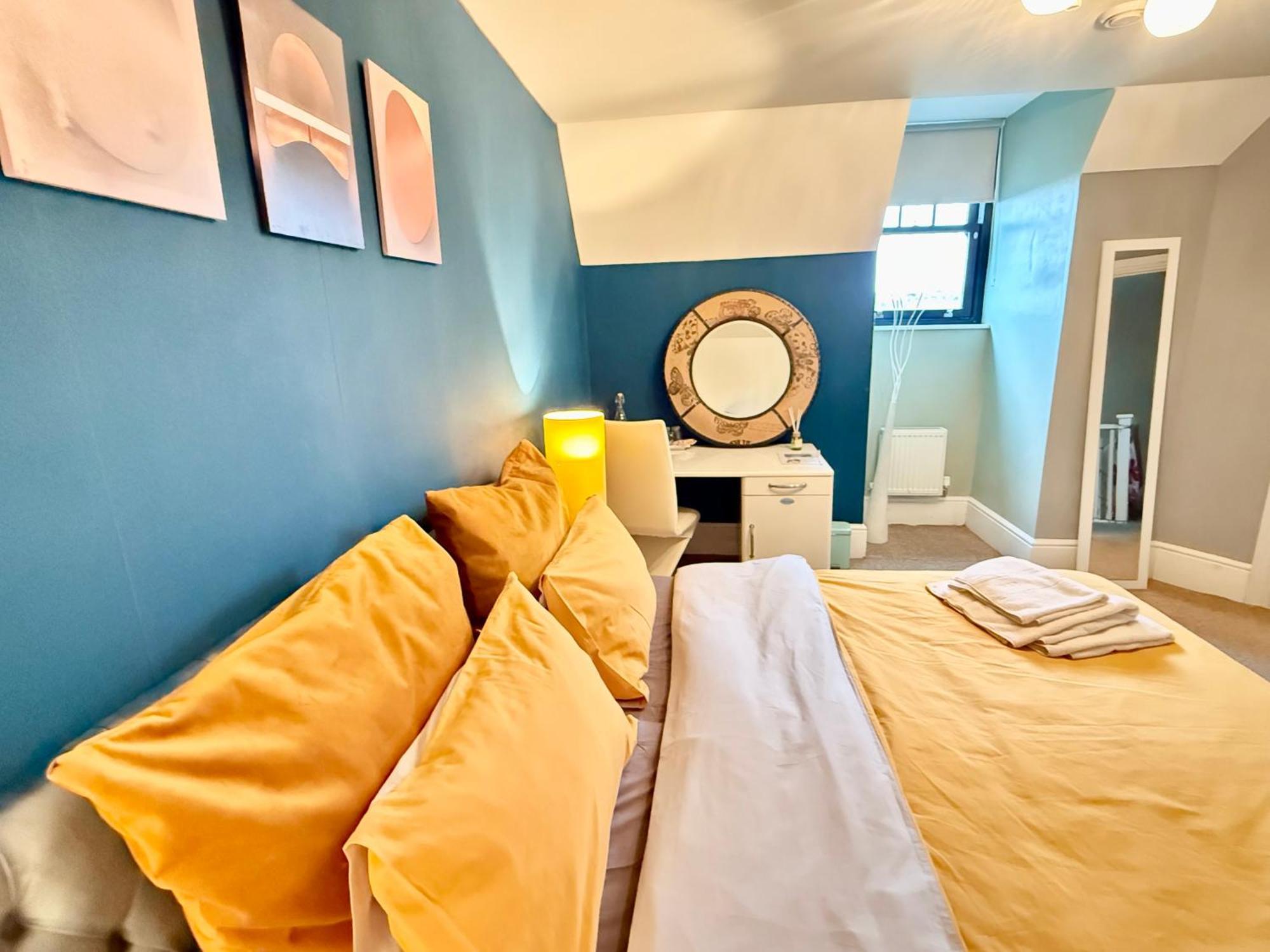 Upton Country Park Guest House นอร์ทแธมป์ตัน ภายนอก รูปภาพ