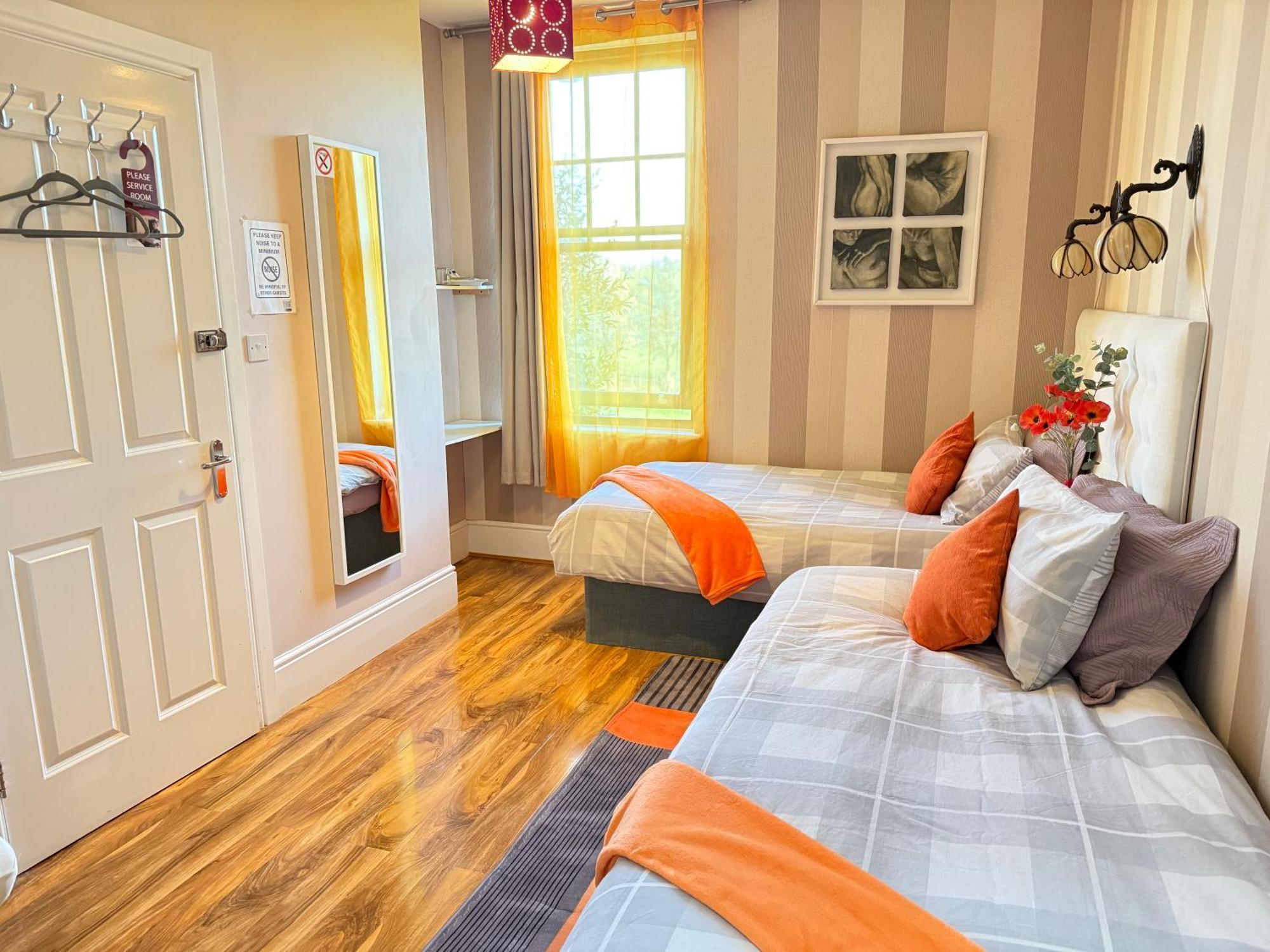 Upton Country Park Guest House นอร์ทแธมป์ตัน ภายนอก รูปภาพ