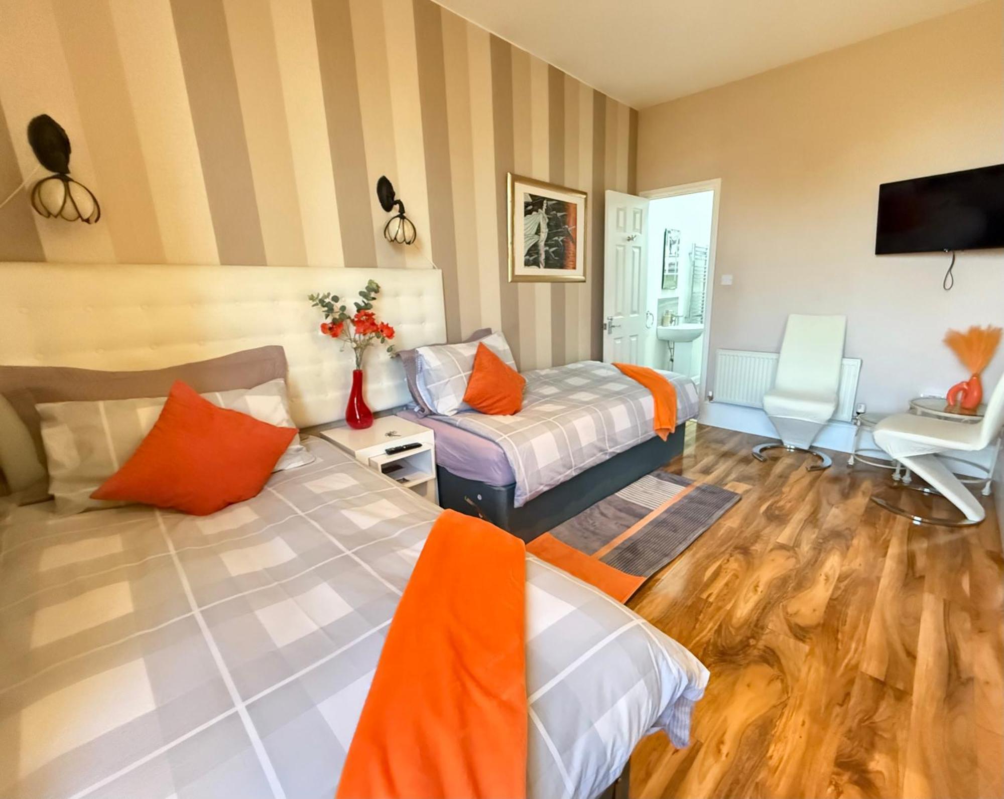 Upton Country Park Guest House นอร์ทแธมป์ตัน ภายนอก รูปภาพ