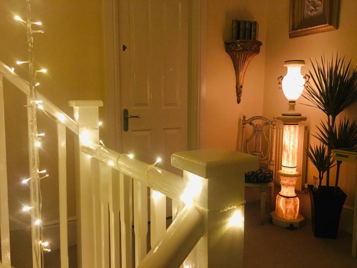 Upton Country Park Guest House นอร์ทแธมป์ตัน ภายนอก รูปภาพ