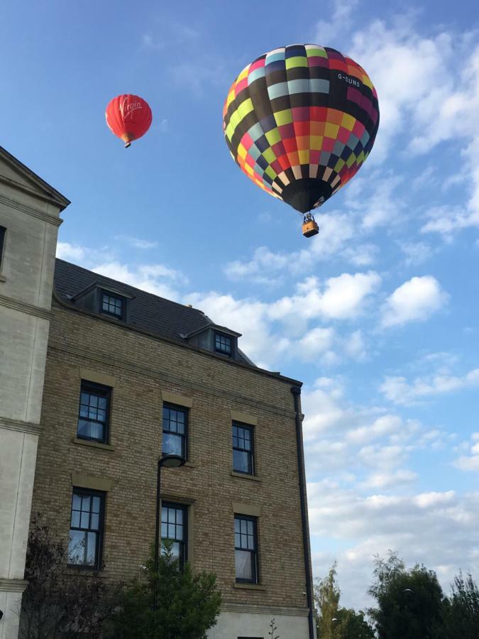 Upton Country Park Guest House นอร์ทแธมป์ตัน ภายนอก รูปภาพ